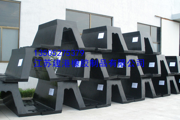 超級(jí)鼓型橡膠護(hù)舷（SC）